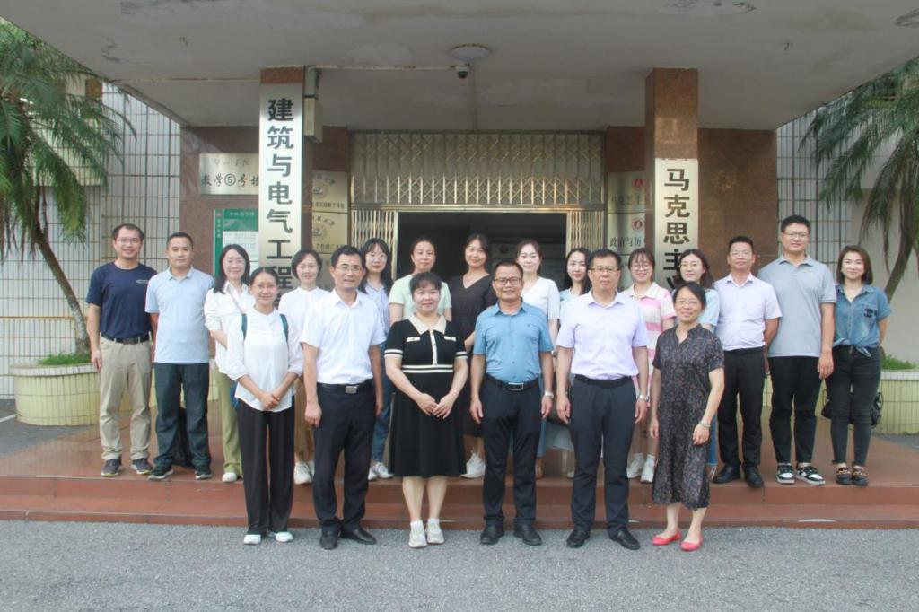 广西艺术学院suncitygroup太阳集团一行莅临公司交流指导